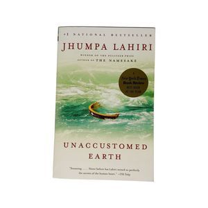 Unaccustomed Earth Paperback by Jhumpa Lahiri